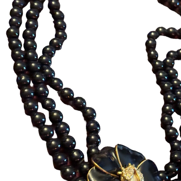 Stella & Dot Black Kelly Pearl Flower Clasp with Pavé Ladybug Necklace - Picture 3 of 13